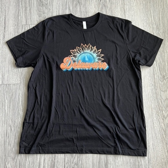 Delaware Graphic Tee - Picture 1 of 5
